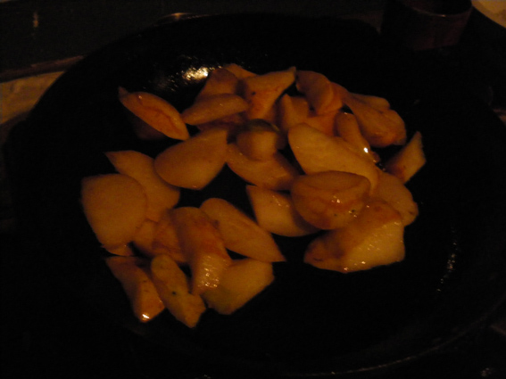 I fried the pears in butter to get a light caramelization.